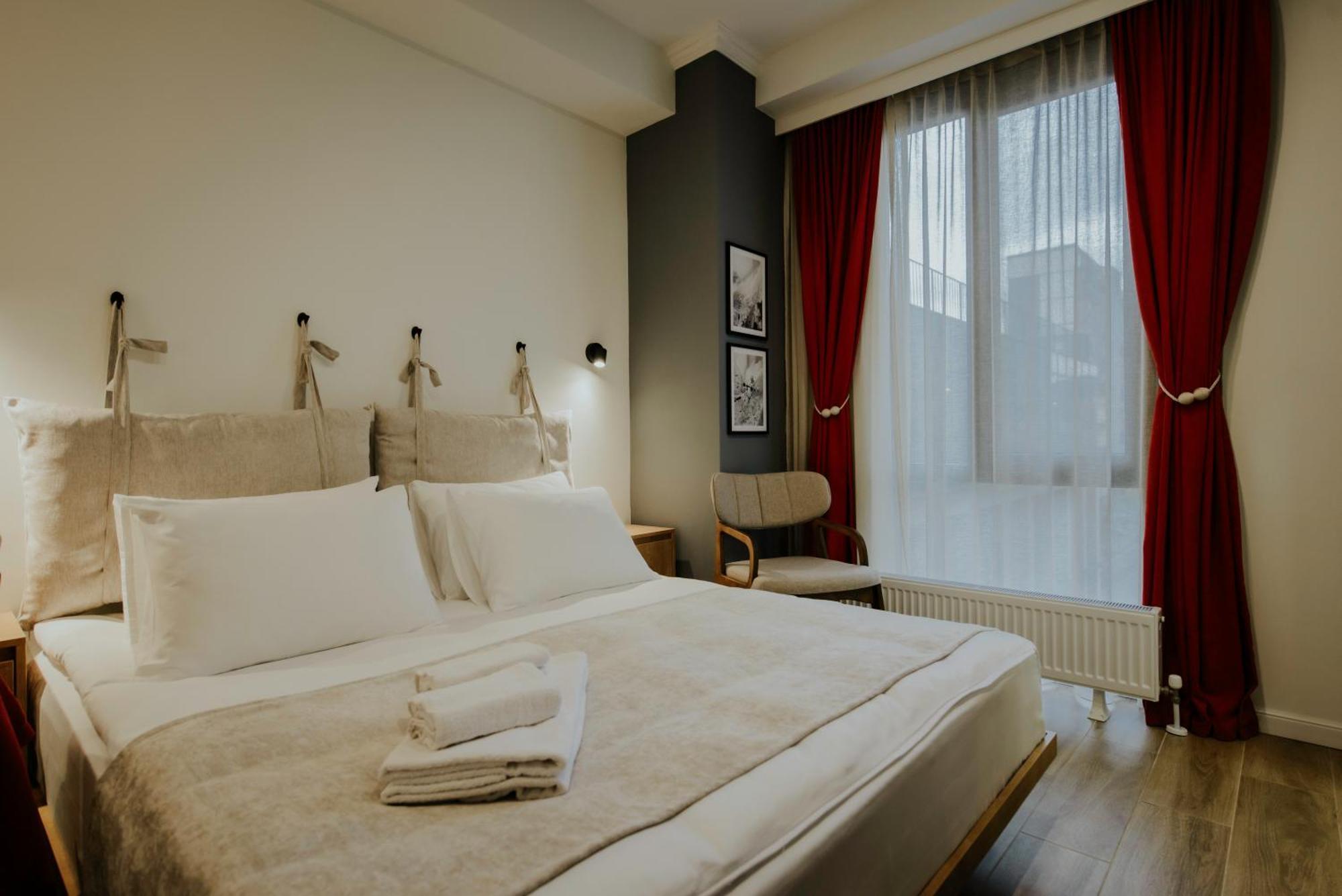 Pool House Hotel Tbilisi Exterior photo